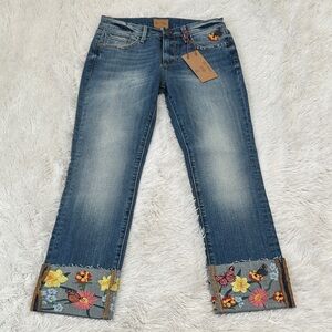 🌴 NWT Driftwood Cropped Slim Straight Embroidered Jeans